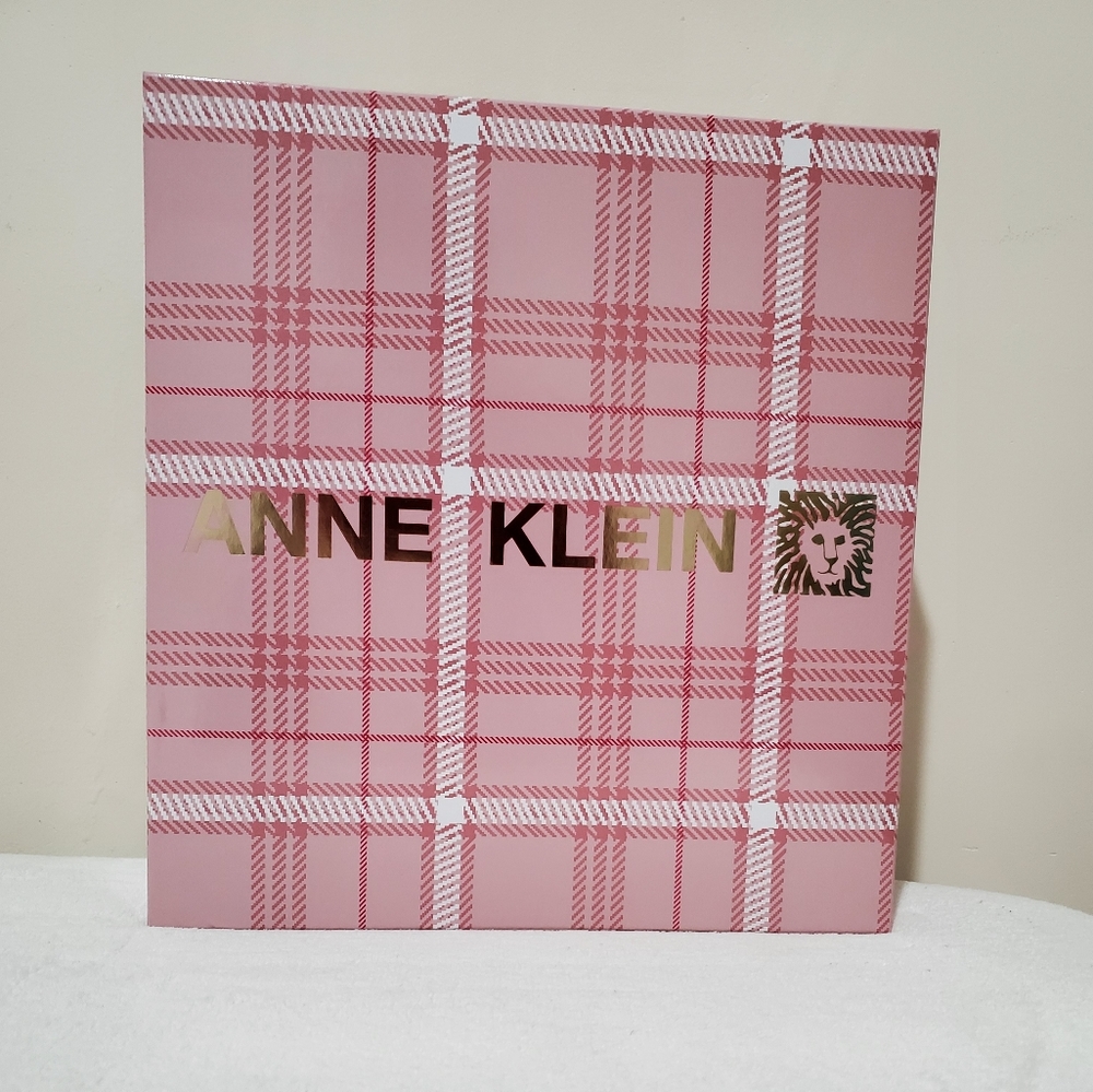 Anne Klein Gift Set Top Zip Crossbody, Curved Zip Wallet, Hand Sanitizer… - Picture 7 of 7
